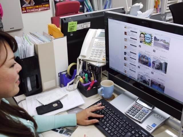 ドリームXで作成したホームページを確認しているパレットハウス様